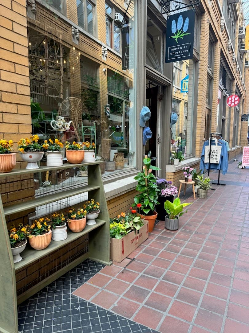 University Flower Shop - Image 1