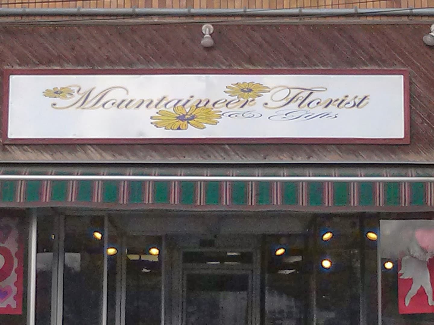 Mountaineer Florist & Gifts - Image 1