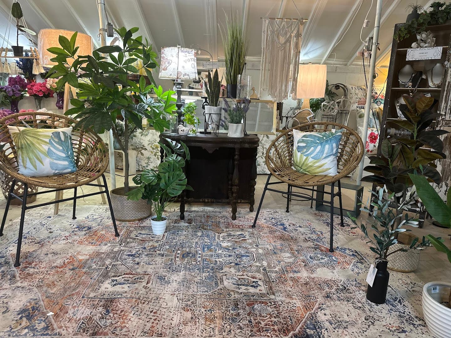 The Flower Loft at Gali's - Image 1