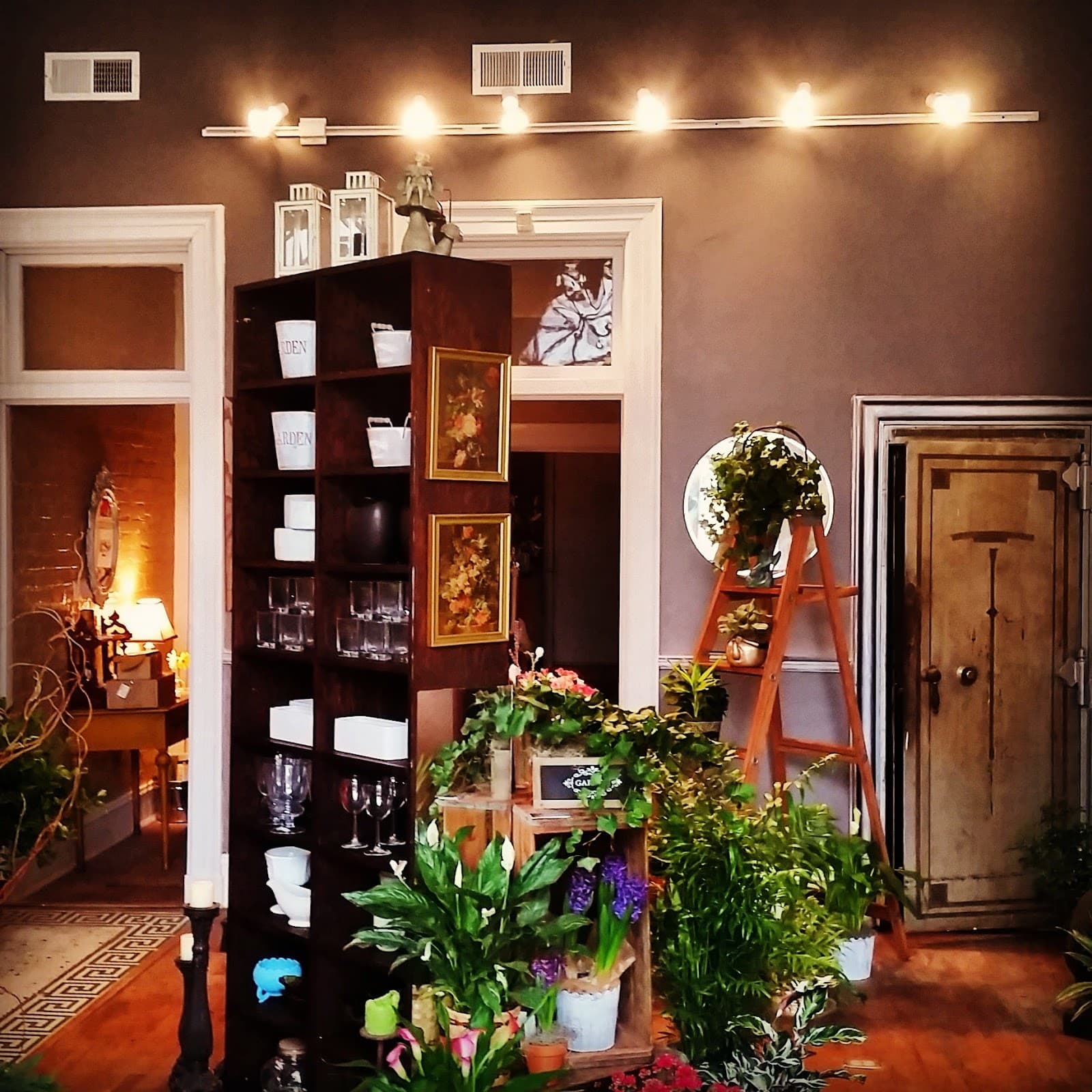 Garden House Floral Studio - Image 1