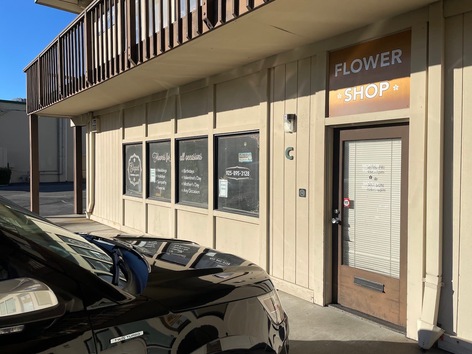 Corporate Flowers and Gifts - Image 1