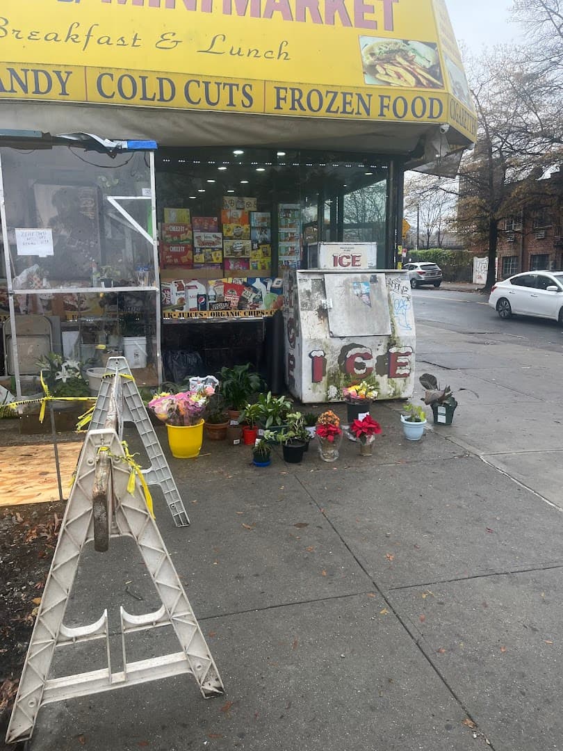 K&S florist and fruit baskets - Image 1