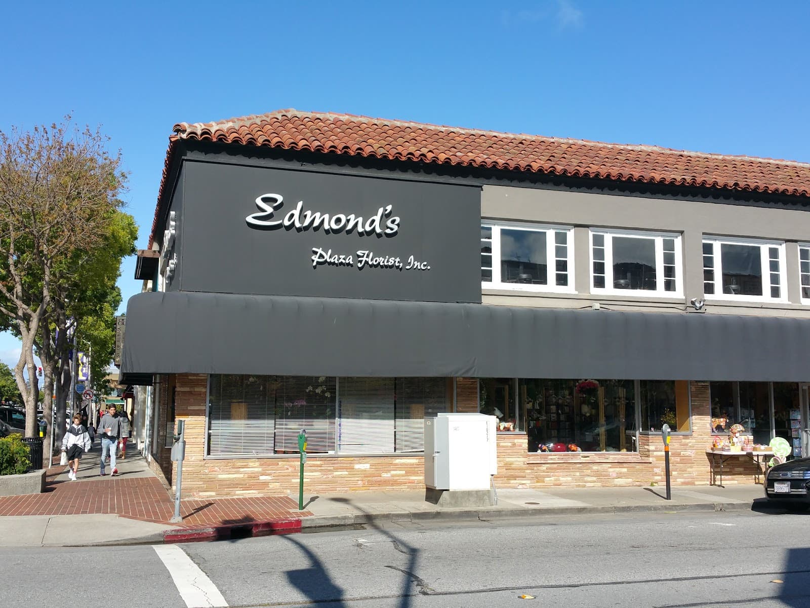 Edmond's Plaza Florist, Inc. - Image 1