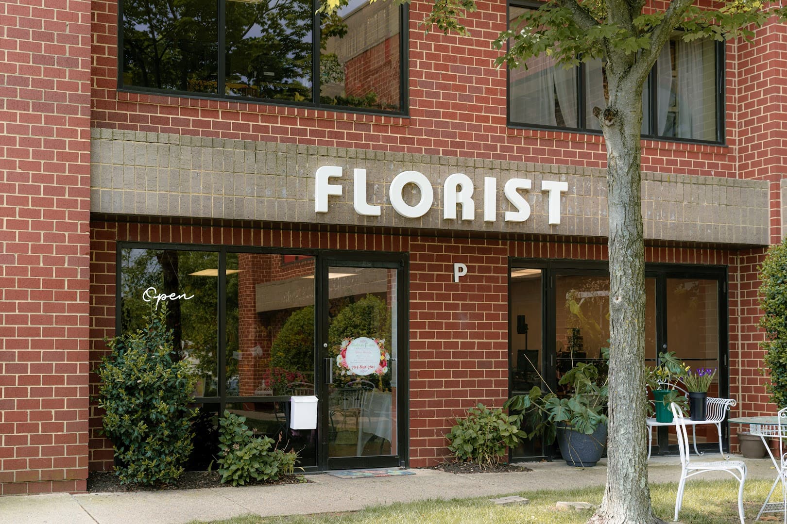Fantasy Florist & Flower Delivery - Image 1