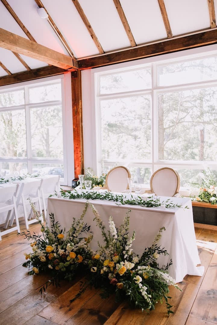 True Bloom Farm- Seasonal Flower Farm and Event Florist - Image 1