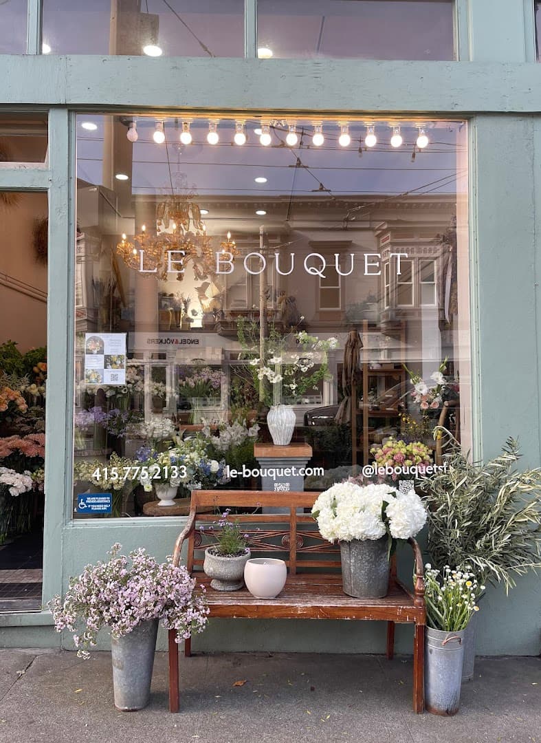 Le Bouquet Flower Shop & Design House - Image 1