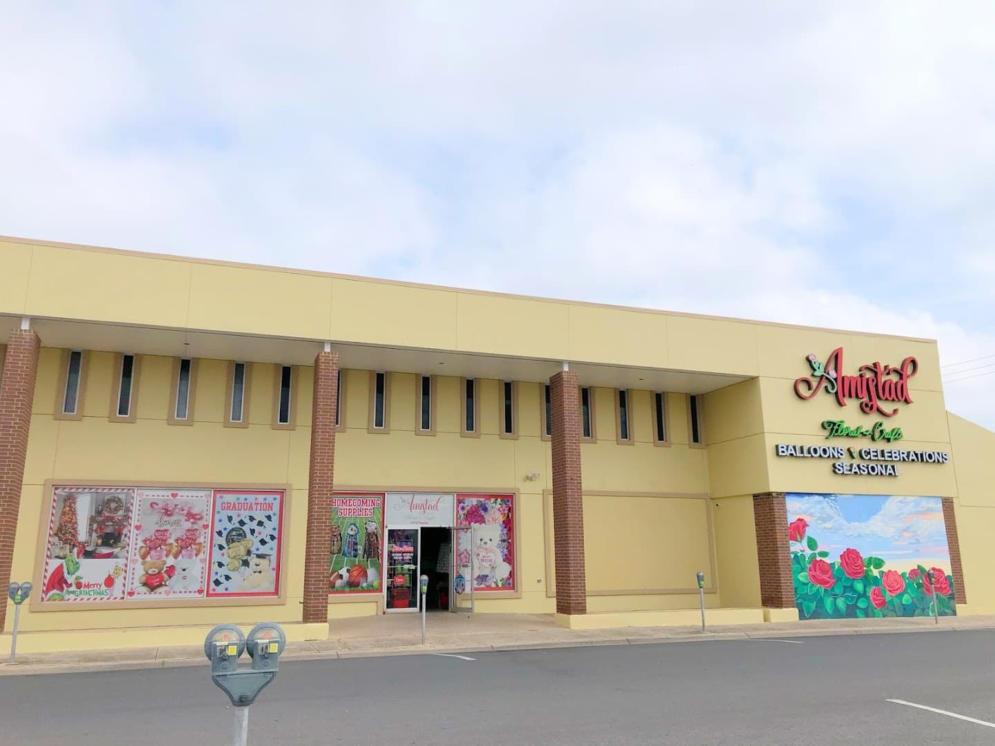 Amistad Floral & Crafts - Image 1