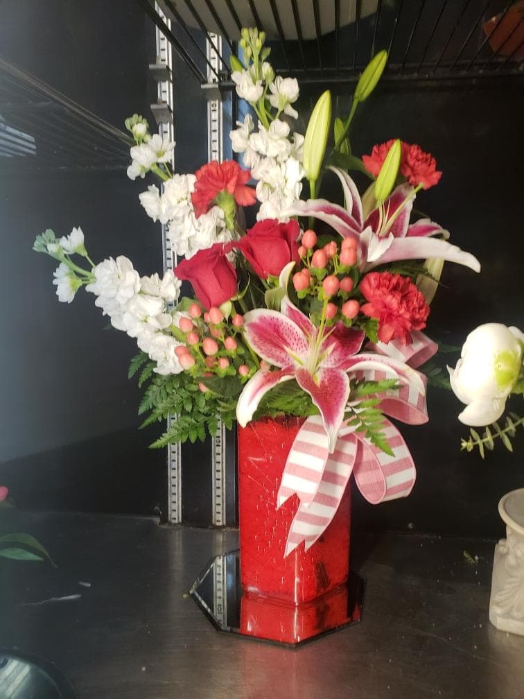 Labelle Family Florist - Image 1