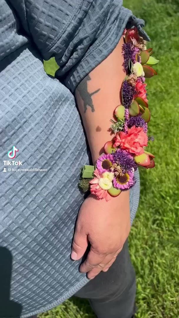 Lucero's Wildflower Creations - Image 1