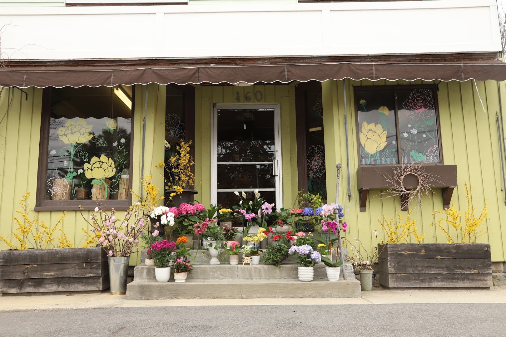 Fleur De Lis Floral Design & Gifts - Image 1