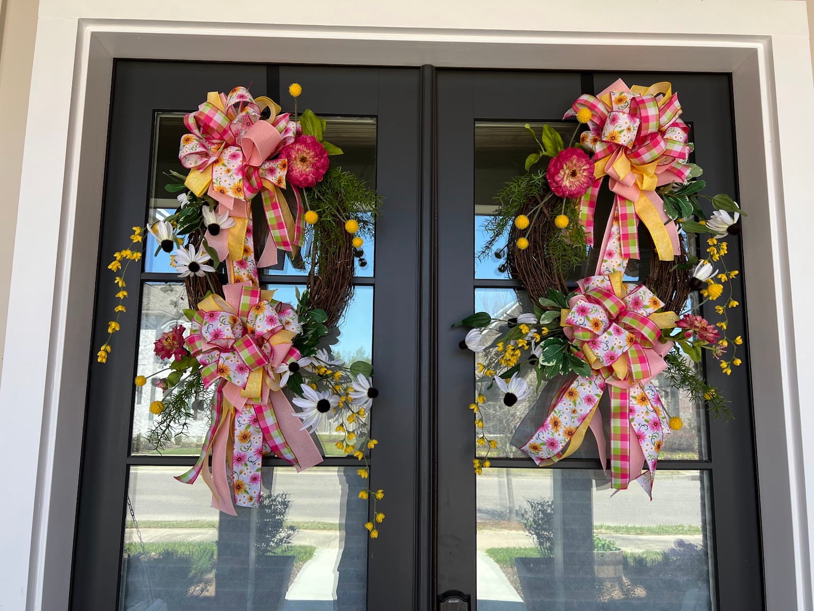 Sadie Jane's Famous Wreaths, Fresh Flowers & Gifts - Image 1