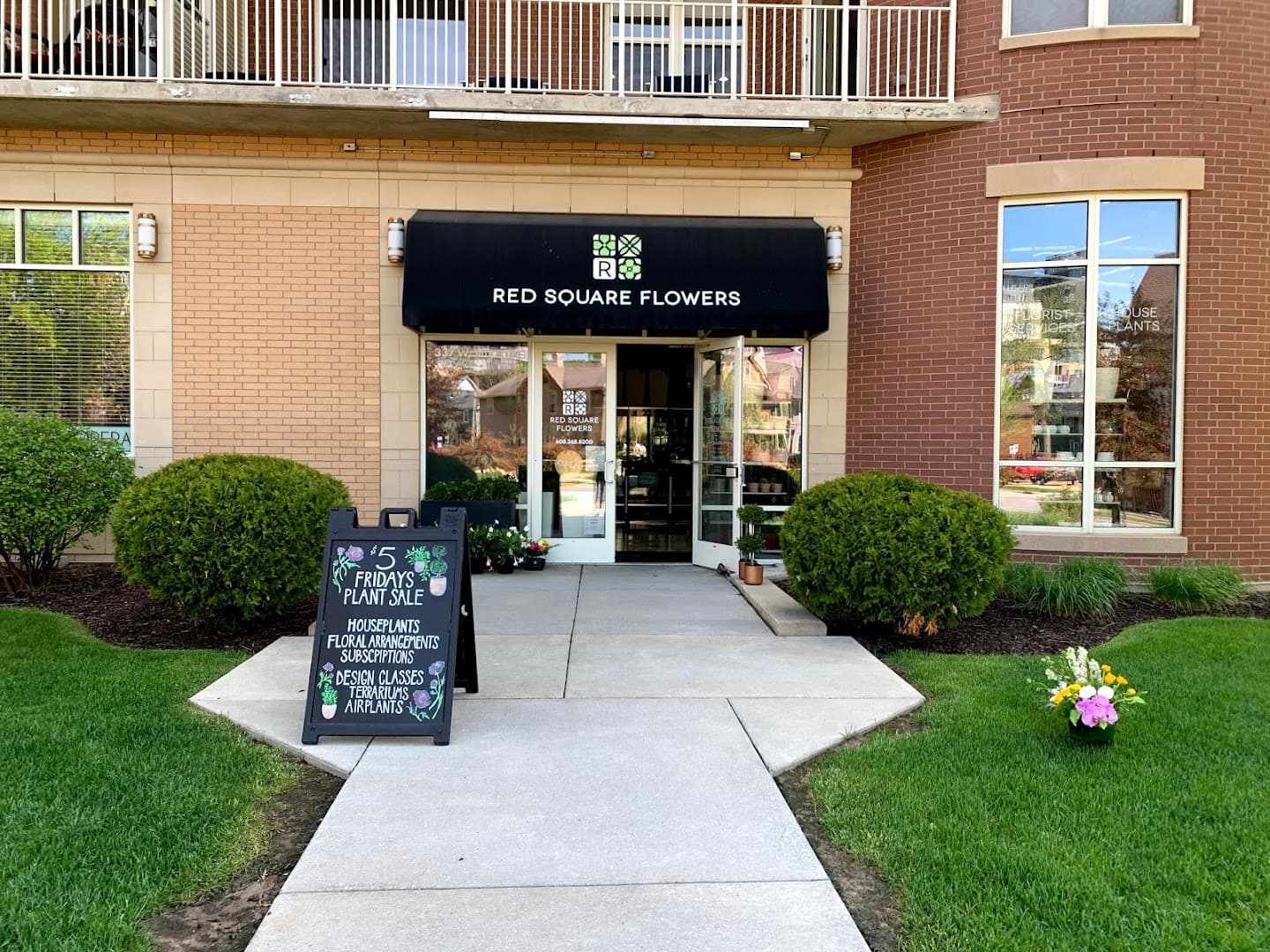 Red Square Flowers - Image 1