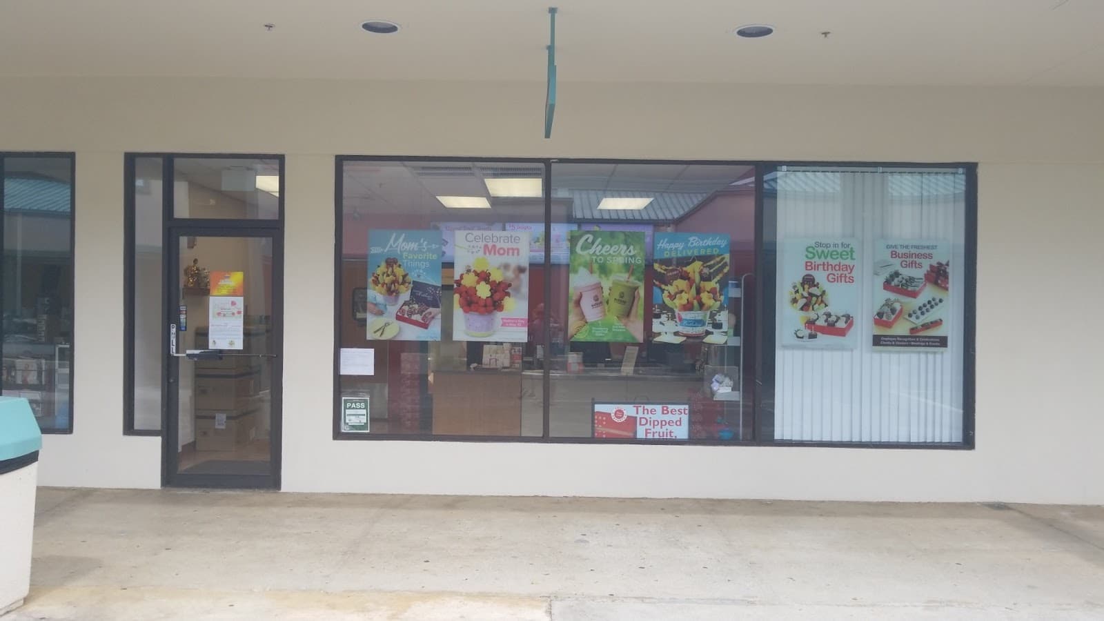 Edible Arrangements - Image 1