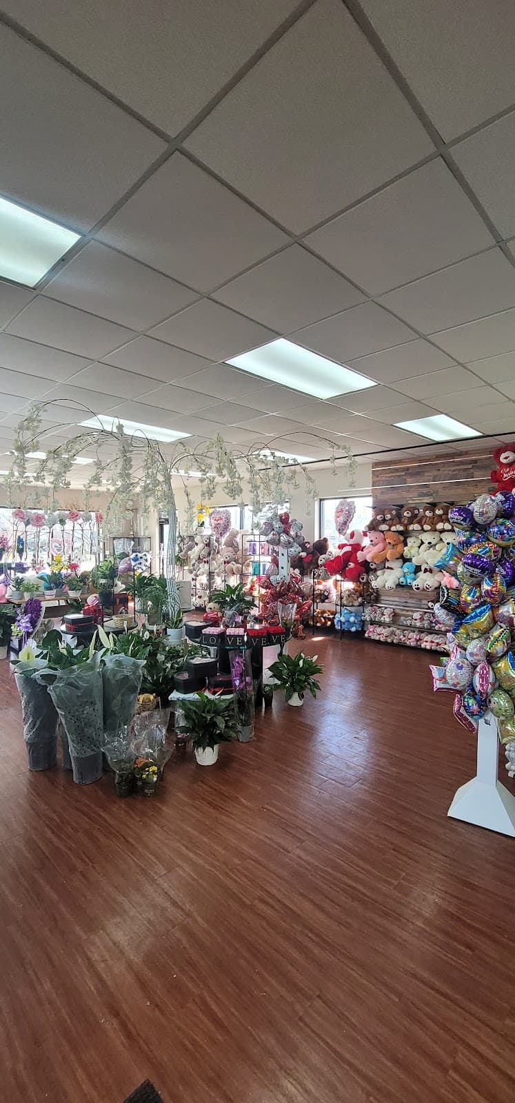 Magnolias Flower Shop - Image 1