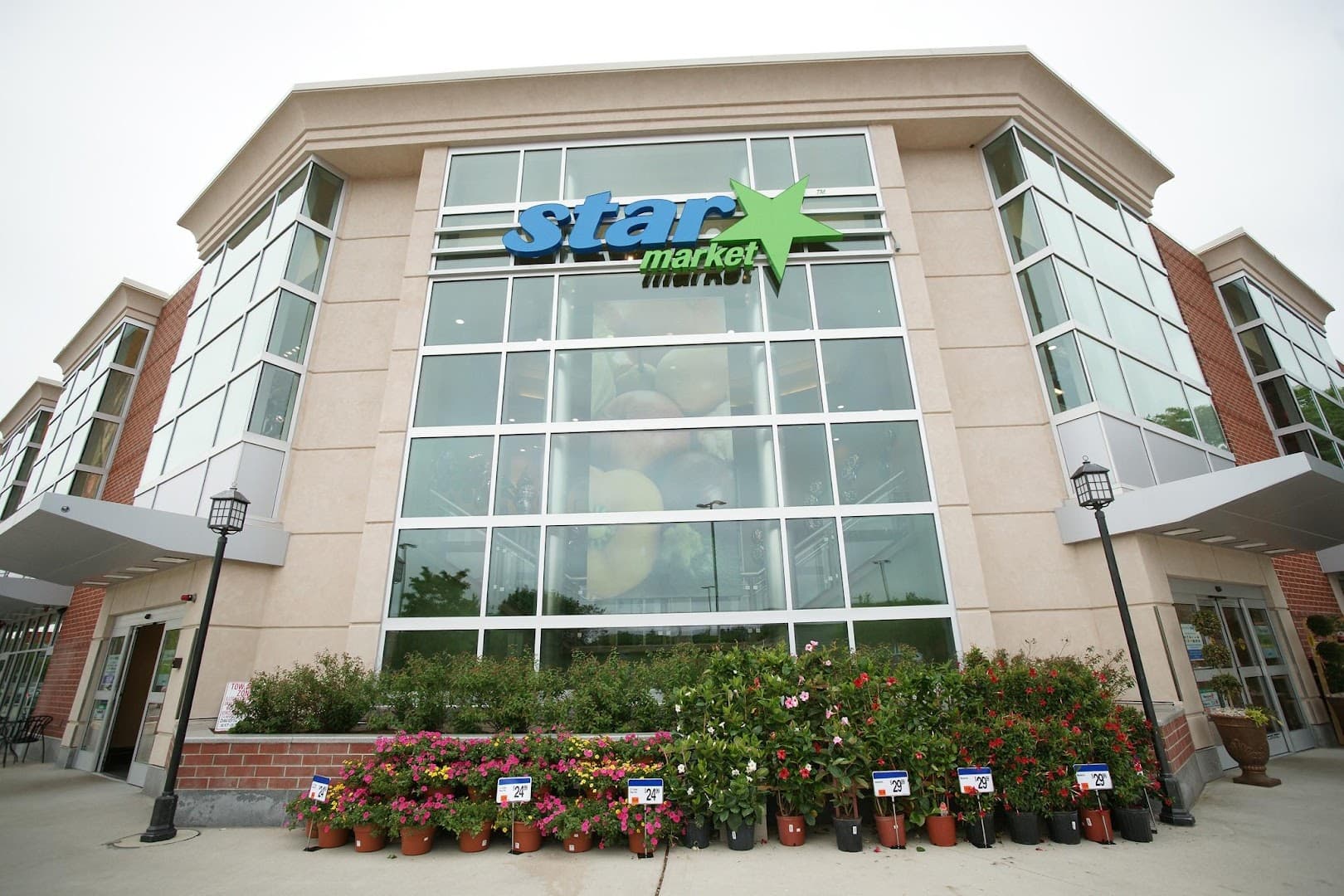 Star Market - Image 1