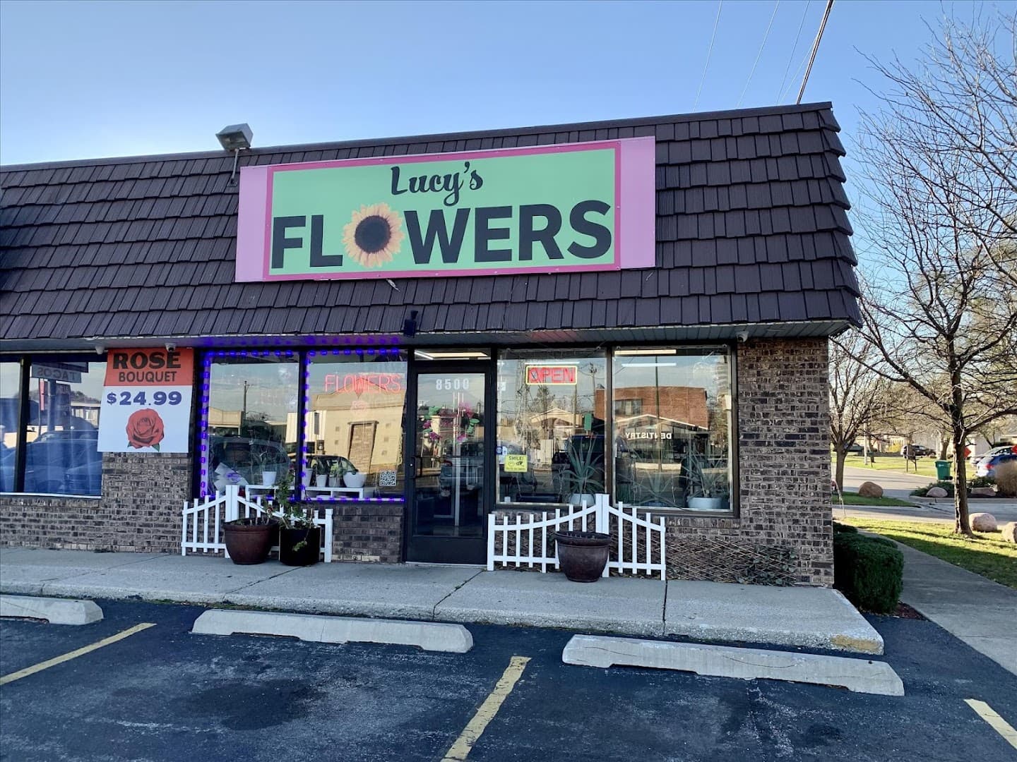 Lucy's Flowers and Gifts - Image 1