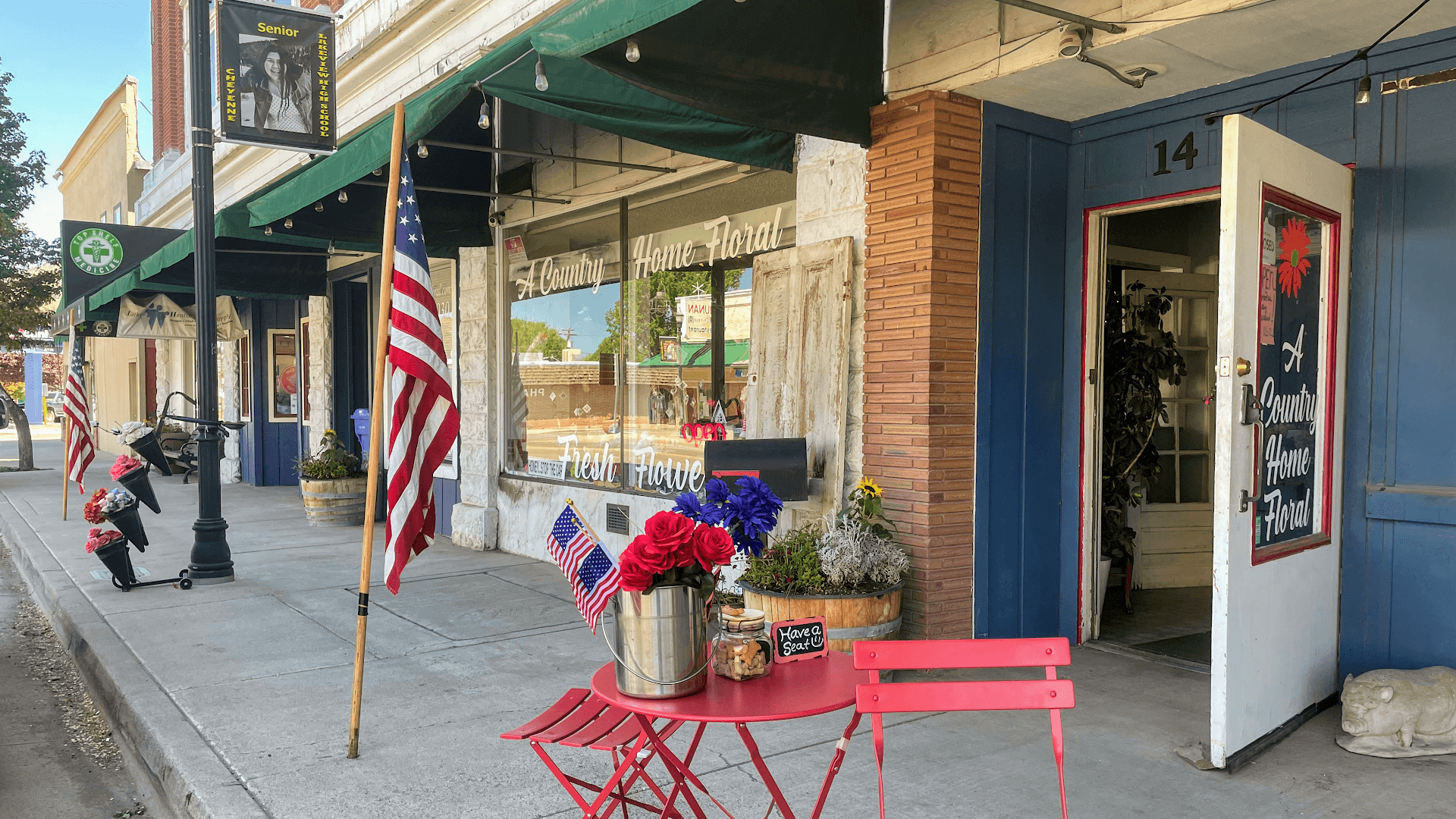 A Country Home Floral - Image 1