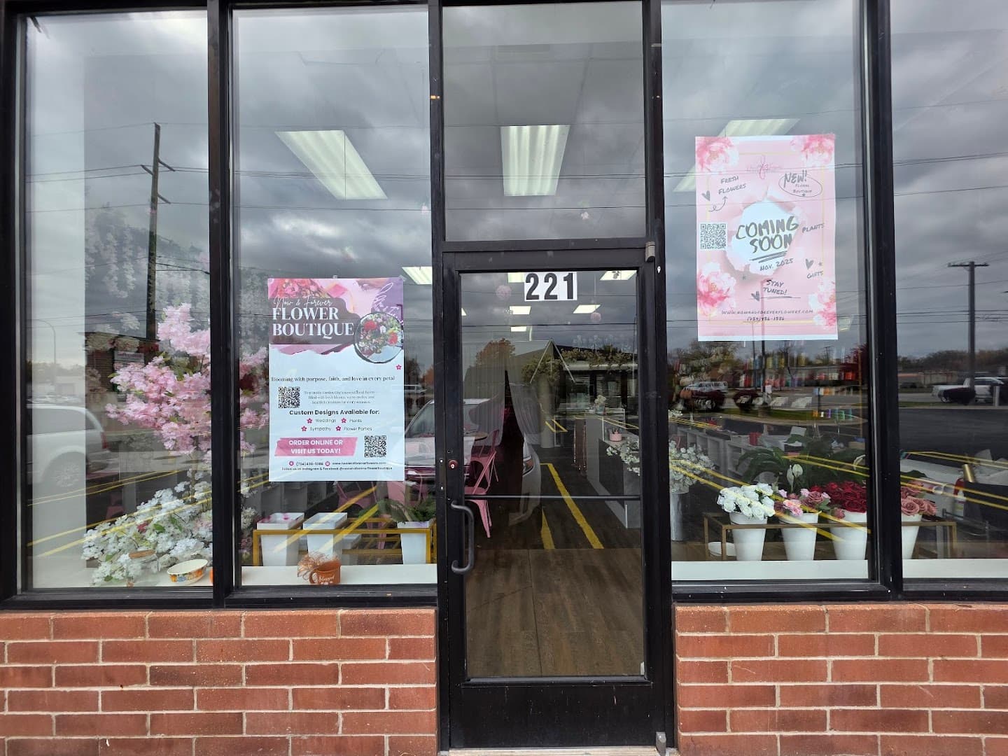 Now and Forever Flower Boutique - Image 1