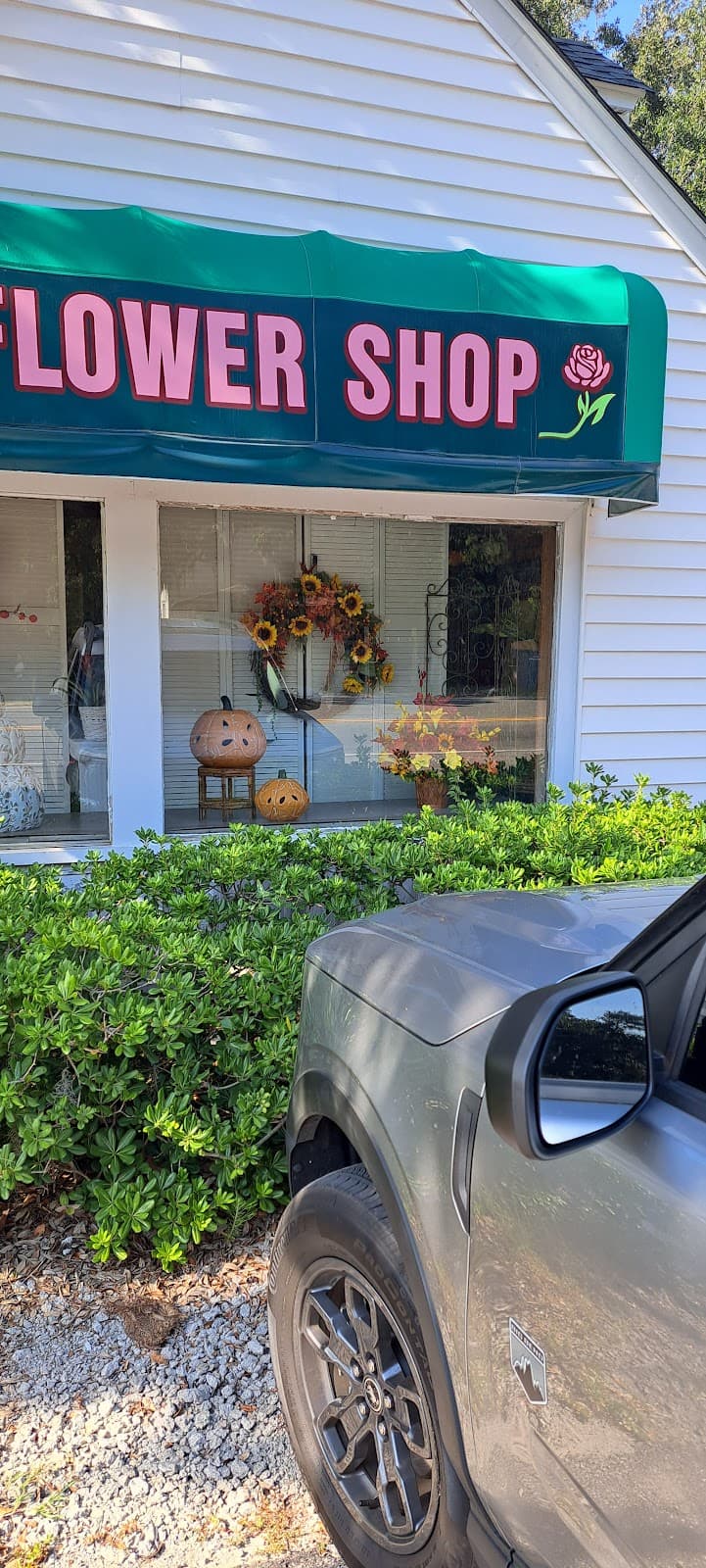 La Zelle's Flower Shop - Image 1