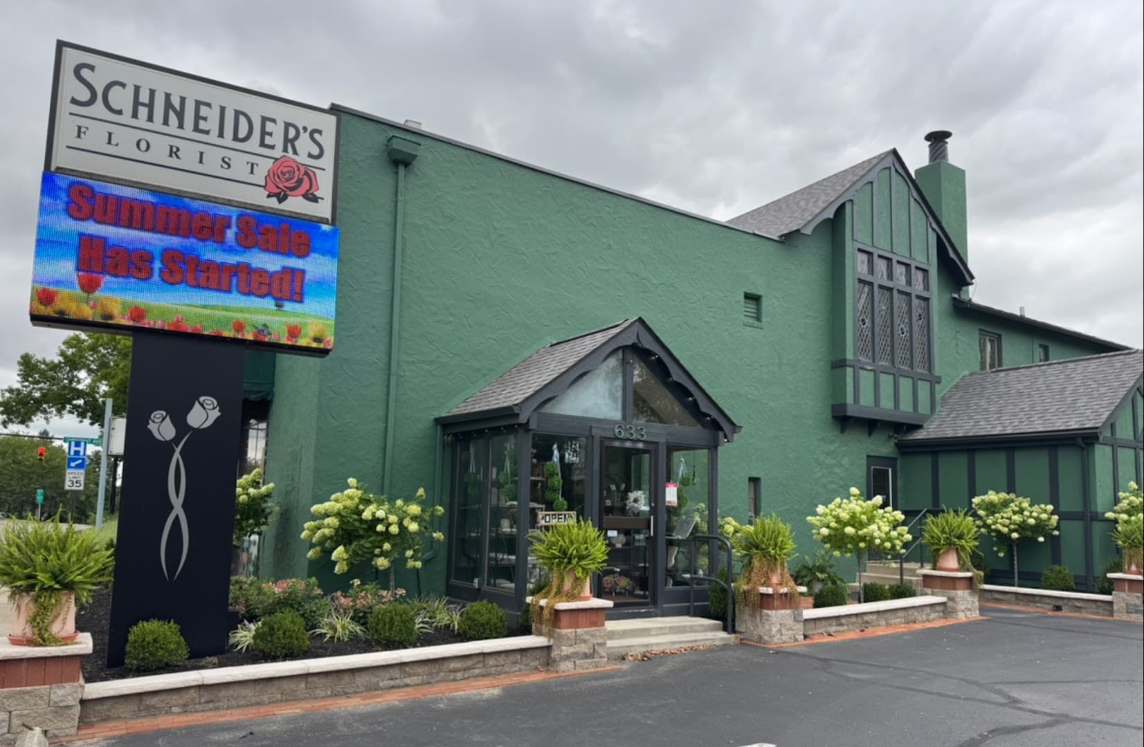 Schneider's Florist & Flower Delivery - Image 1