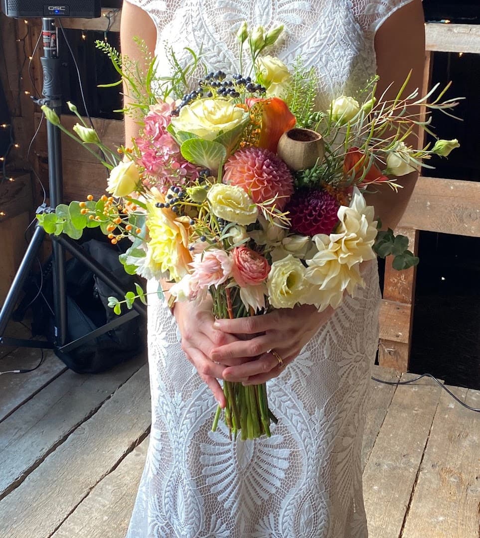 Fiddleheads Fine Flowers and Maine Gifts - Image 1