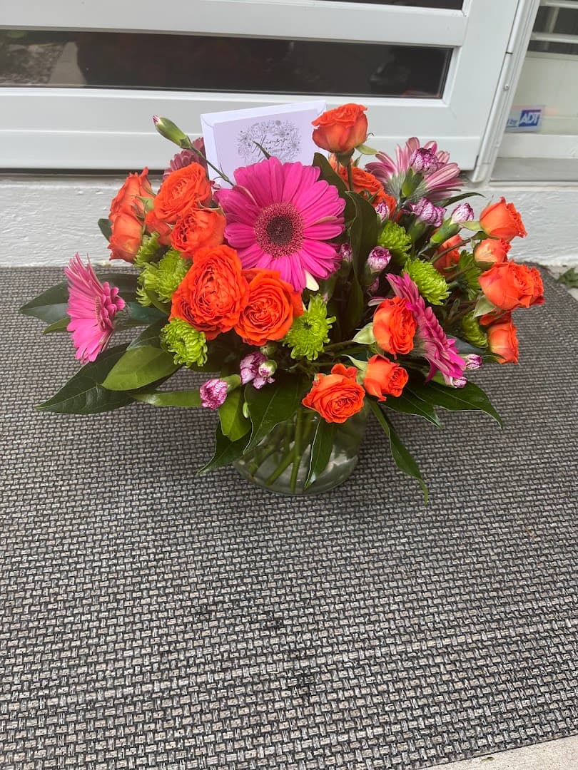 Whimsy Bee Floristry - Image 1