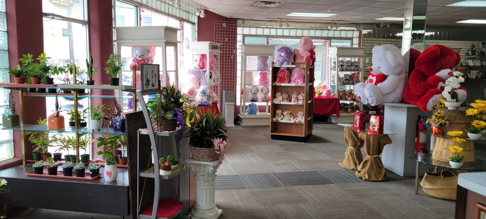 International Florist Gift Shop & Fruit Baskets - Image 1