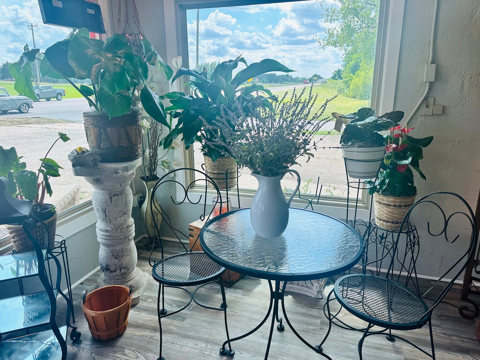 Choctaw Florist Plants & Gifts - Image 1