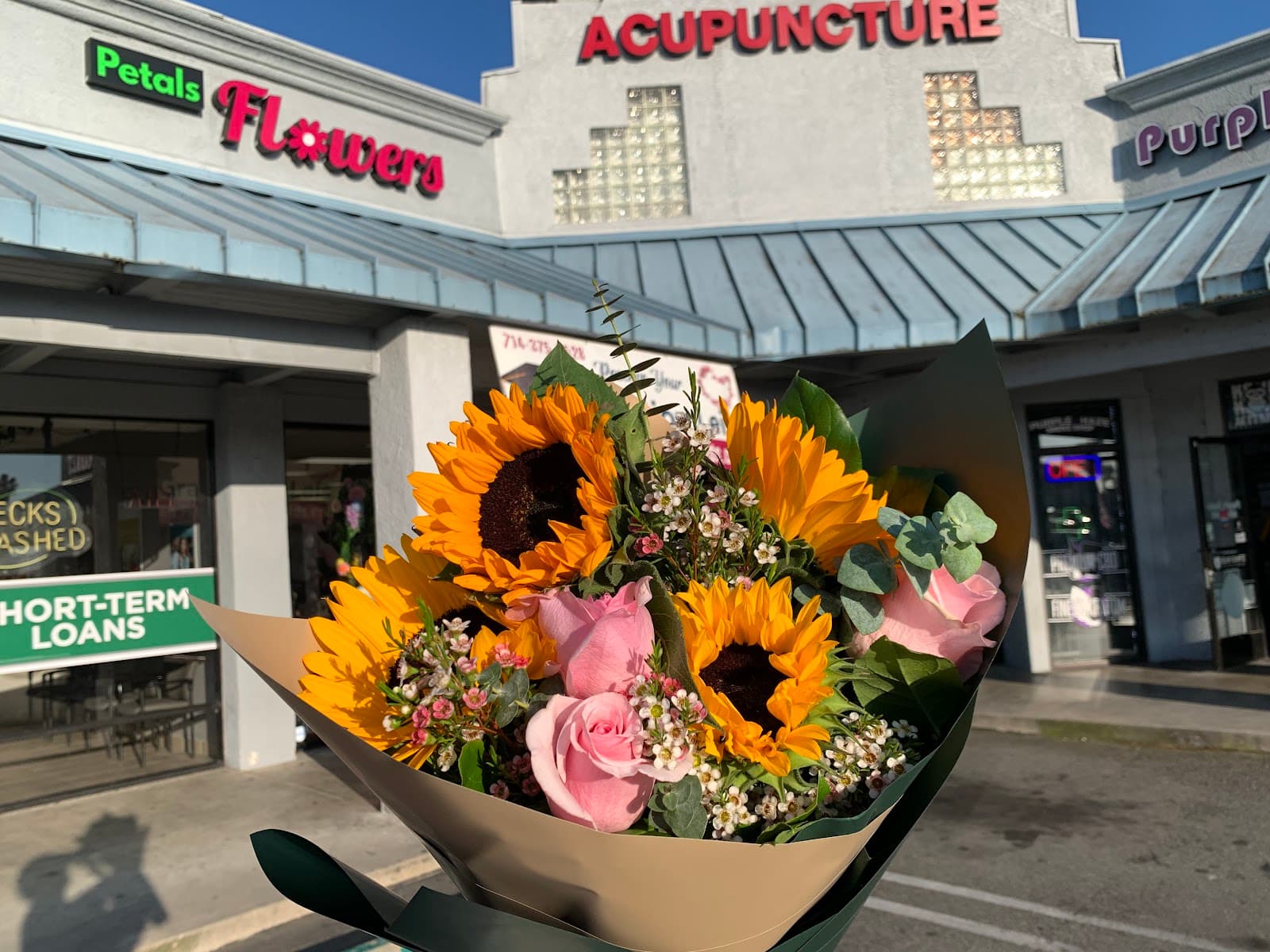 Petals Flowers & Orchids - Image 1