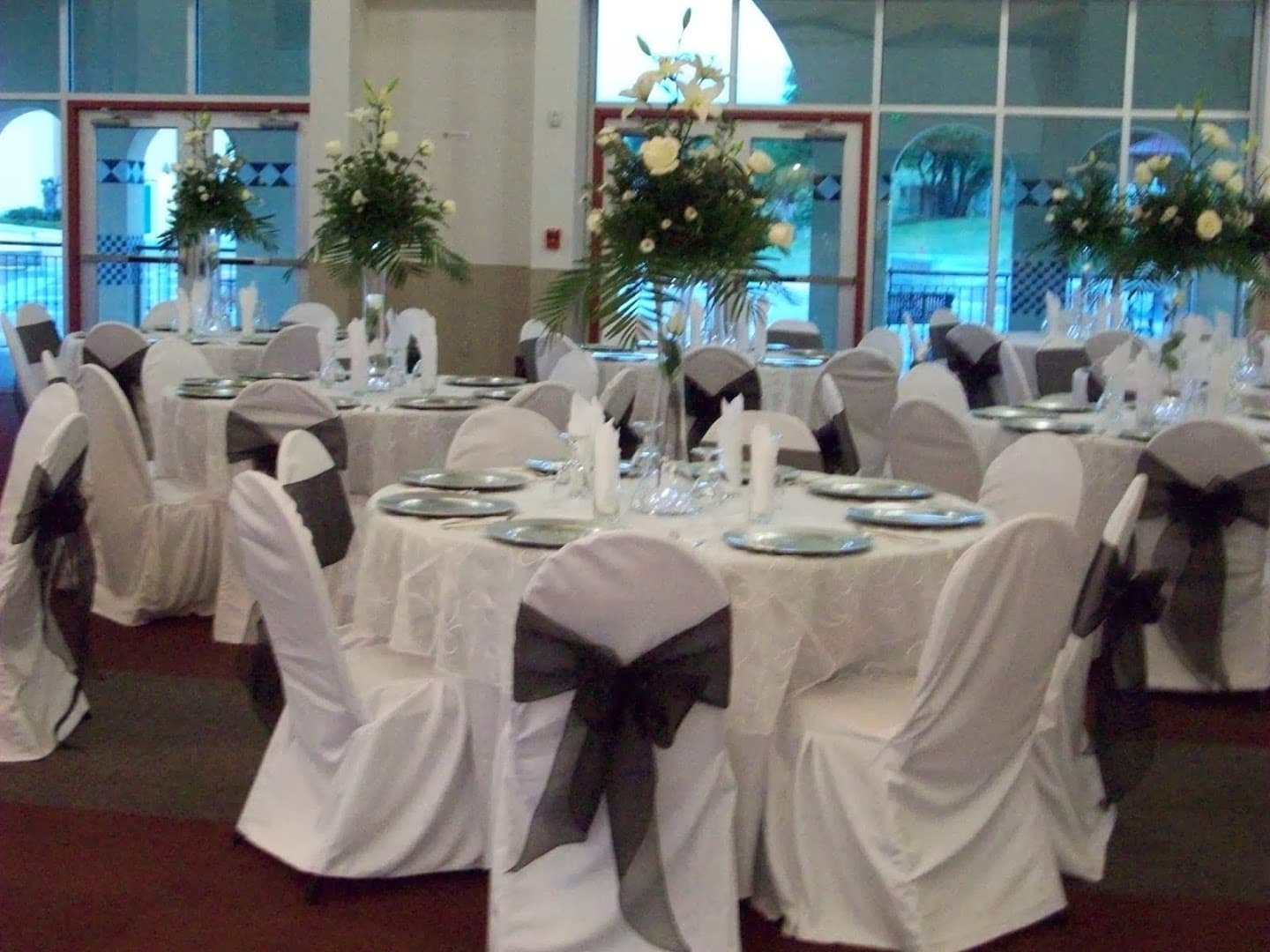 Esmeralda's Flower Shop - Image 1