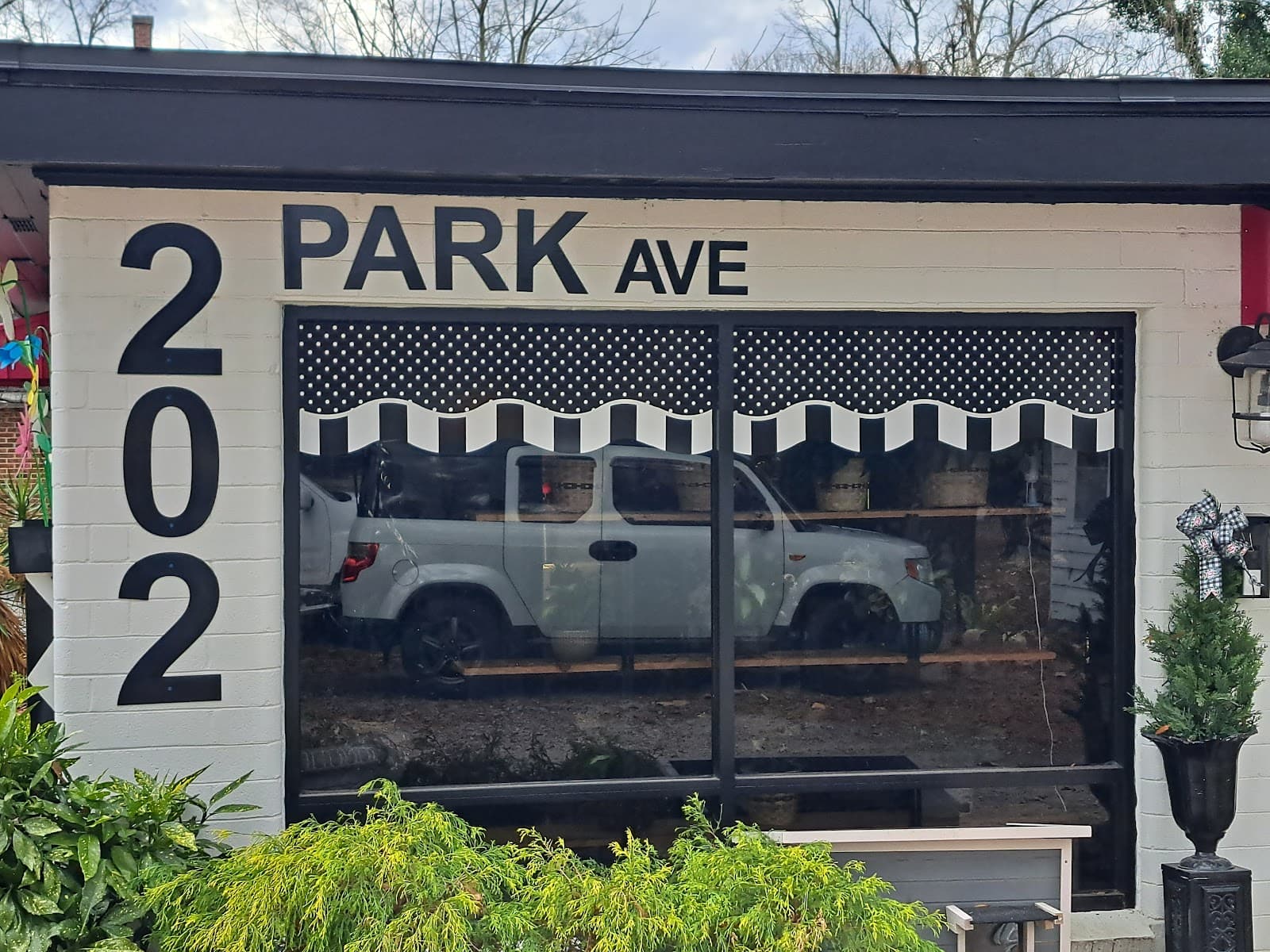 Avenue Gardens Florist - Image 1