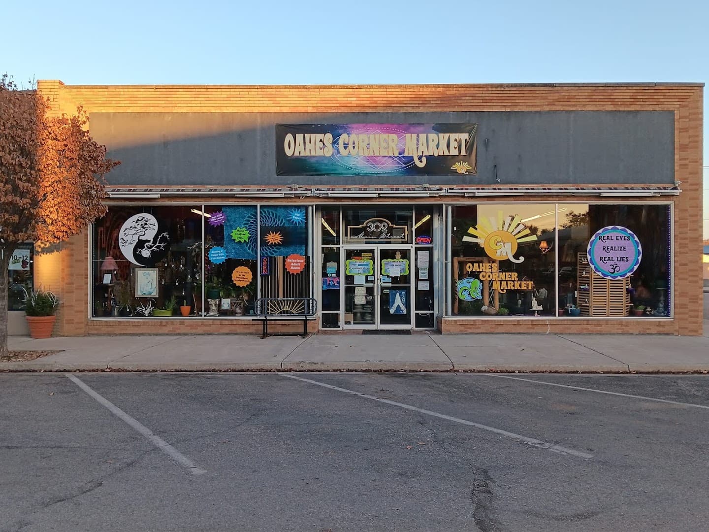 Oahes Corner Market & Floral - Image 1