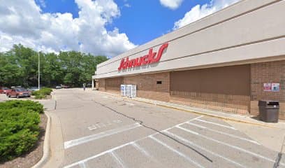 Schnucks 11th Street Floral - Image 1