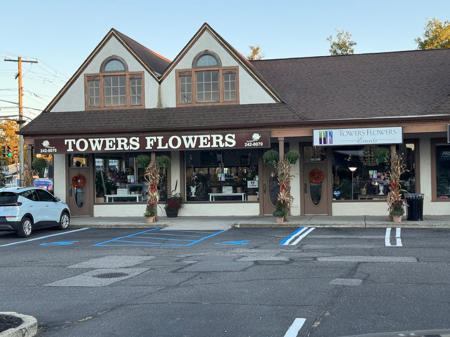 Towers Flowers Florist & Flower Delivery - Image 1