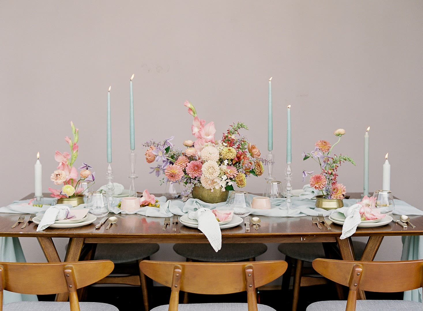 Urban Marigold Floral Design - Image 1