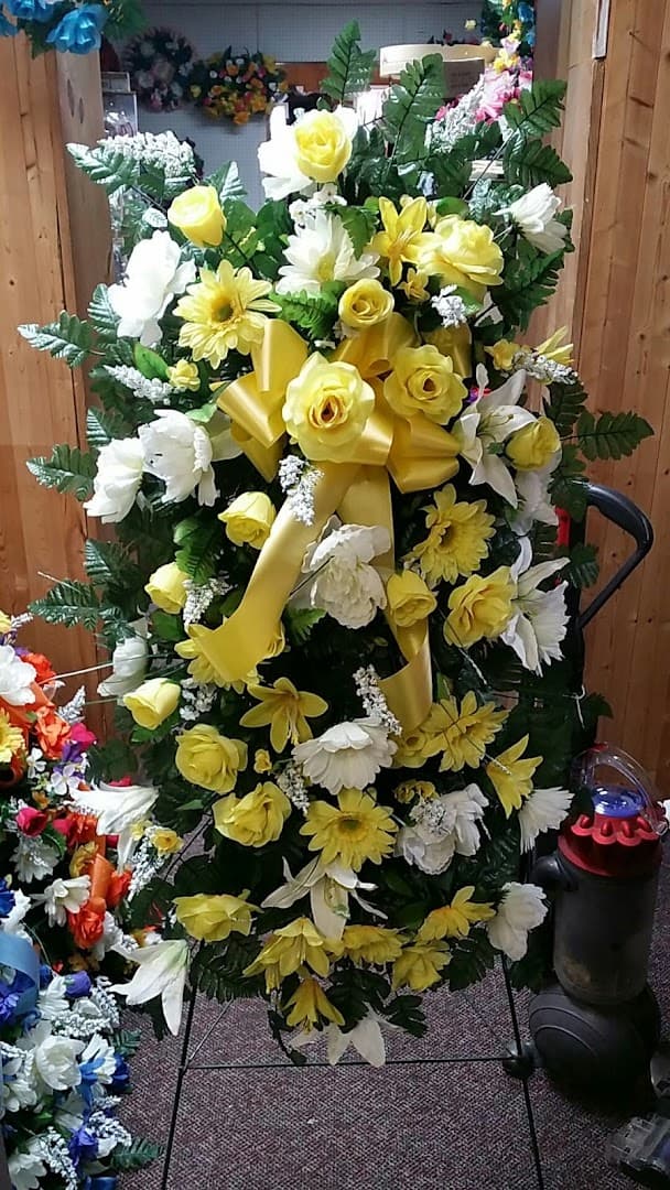 Benny's Flowers (Friendly Norton Floral Company) - Image 1