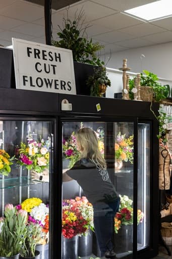 The Cottage Flowers and Gifts - Image 1