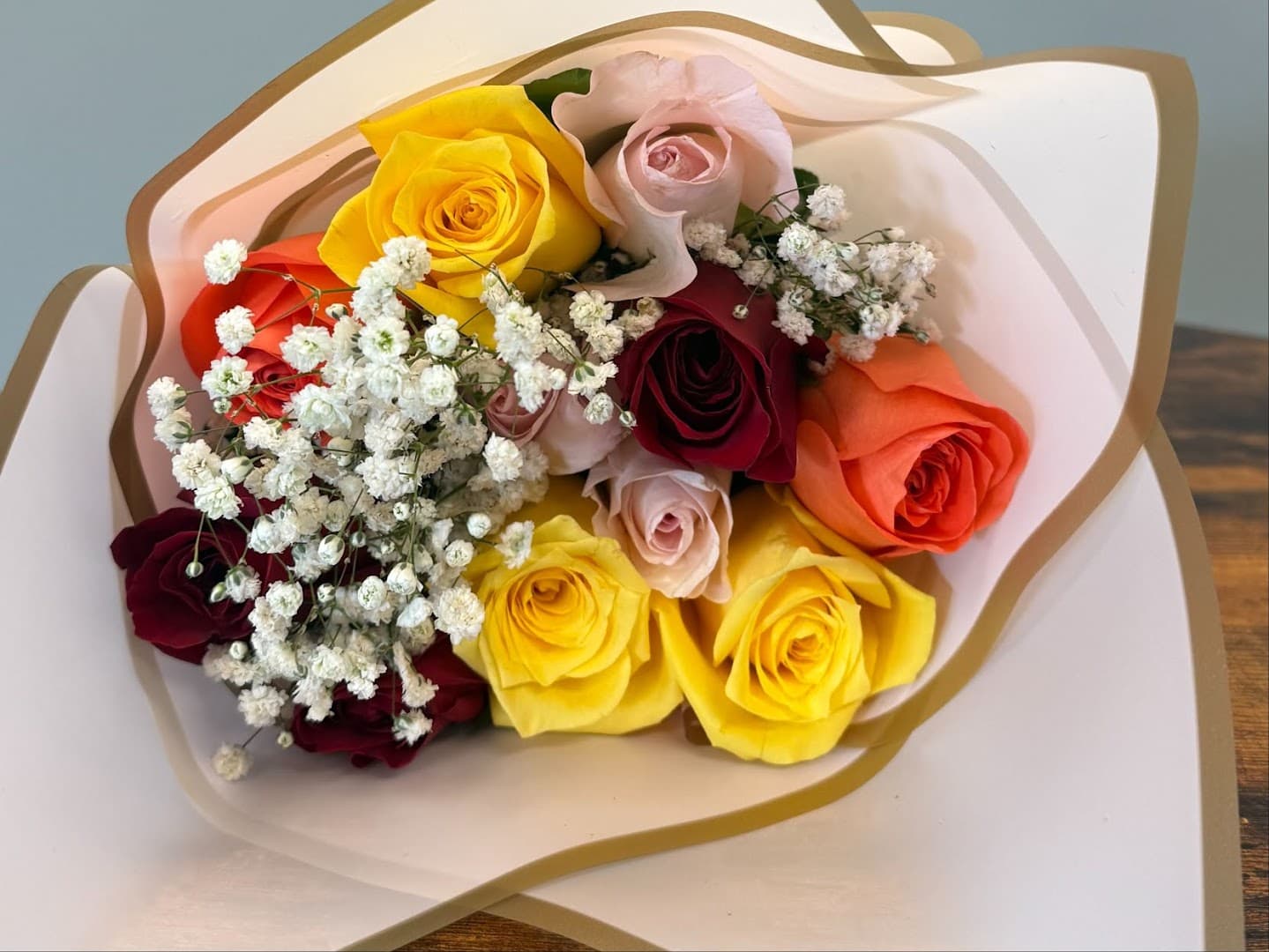 Raavis Flowers and Gifts - Image 1