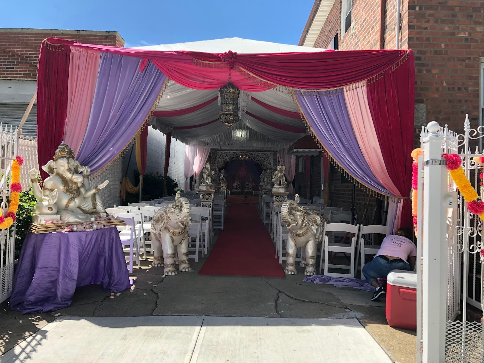 Elegant Floral Design - Image 1