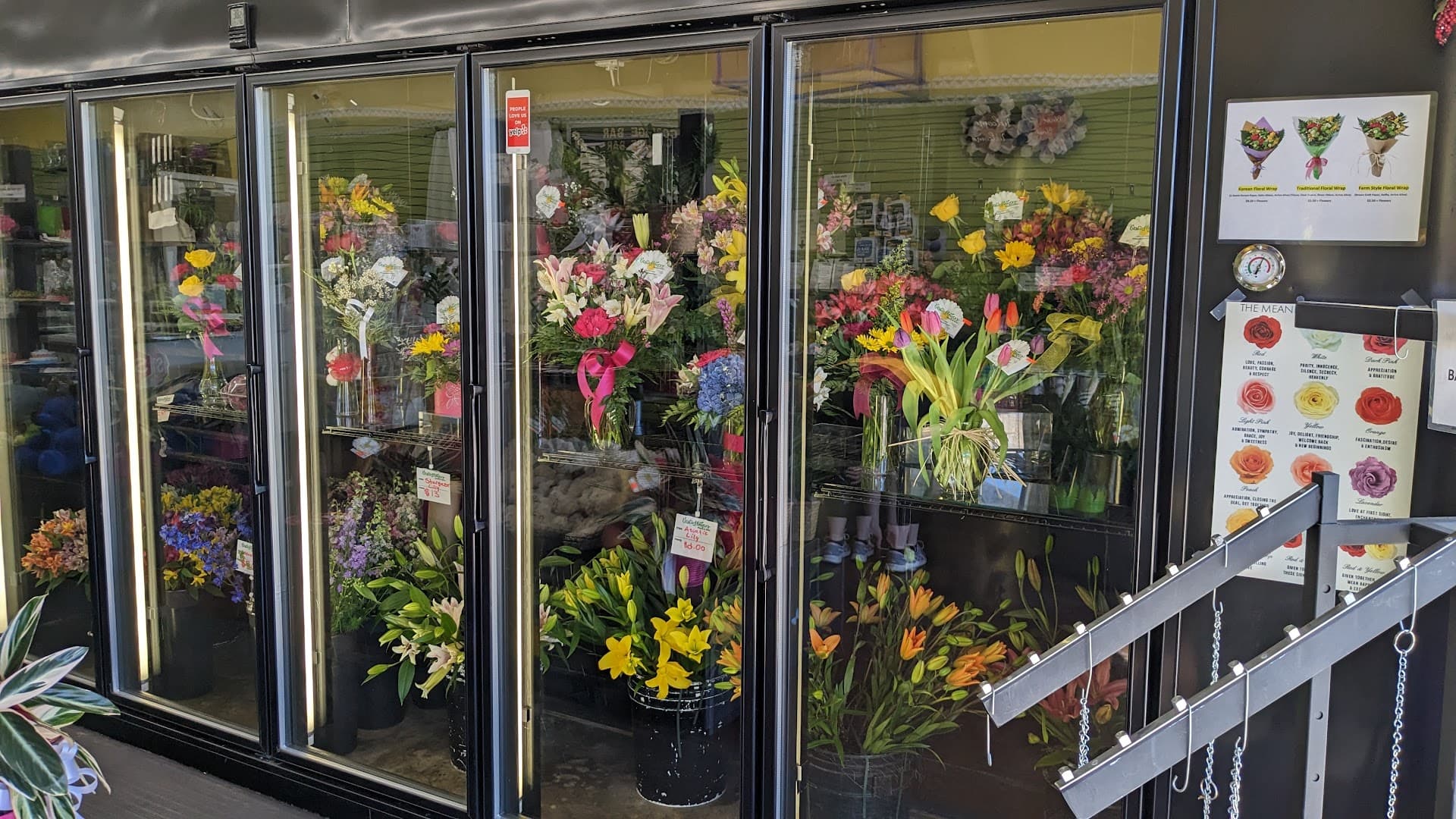 Fiesta Flowers Plants & Gifts - Image 1