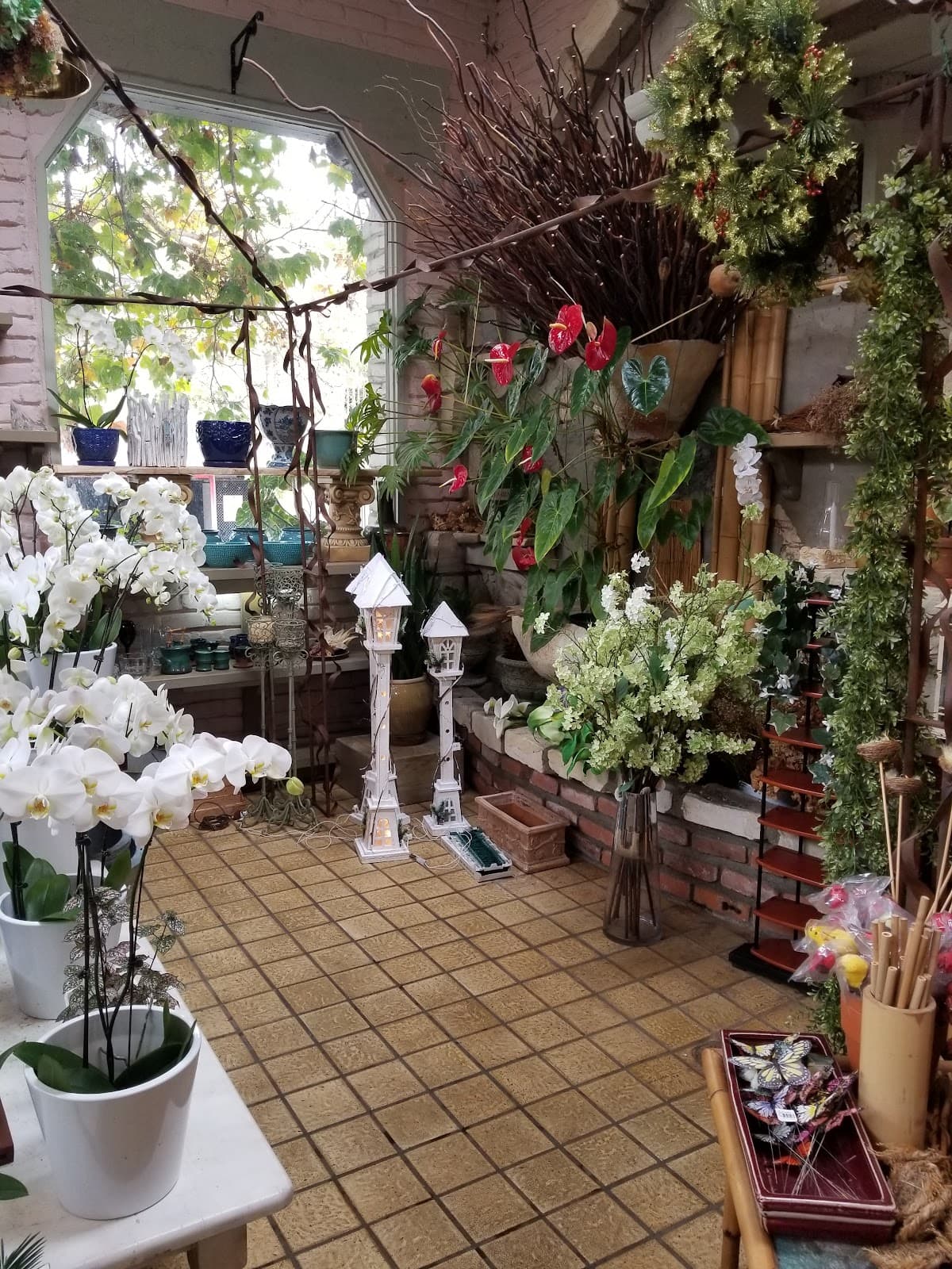 Tiger Lilly Florist & Gifts - Image 1