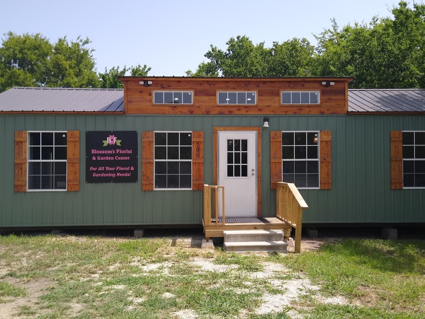 Blossom's Florist & Garden Center - Image 1