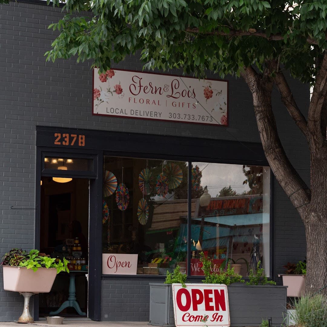 Fern & Lois Florist - Image 1