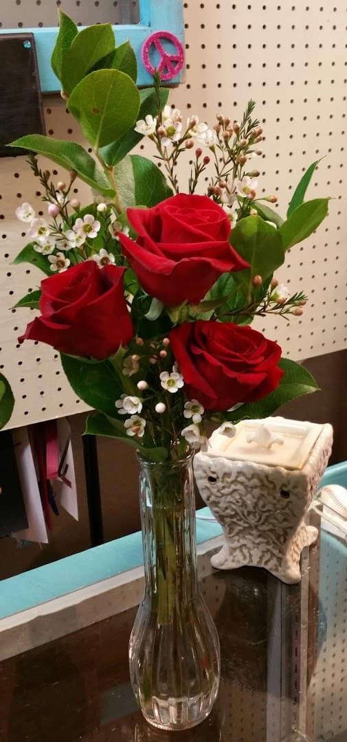 Triple Divas Boutique and Flower Shop - Image 1