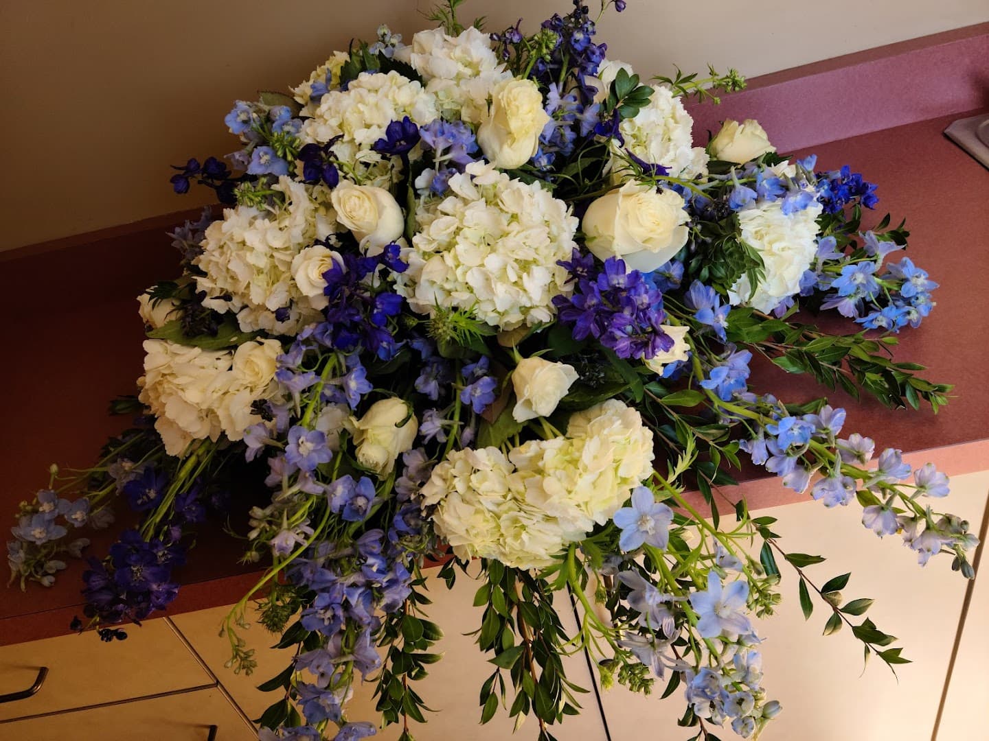 Alisol Discount & Flower Store - Image 1