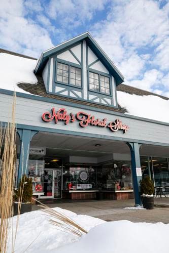 Naly's Floral Shop - Image 1
