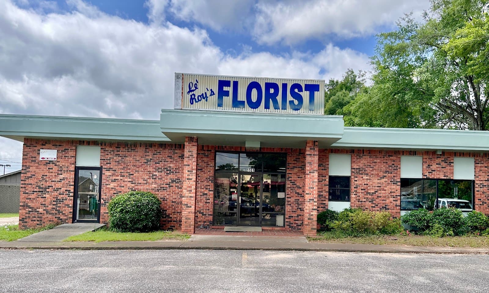 Le Roy's Florist - Image 1