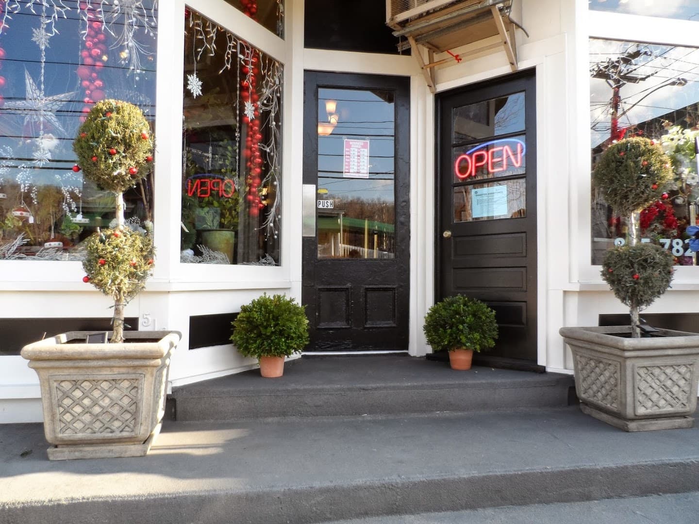 Flowers By David Anthony - Image 1