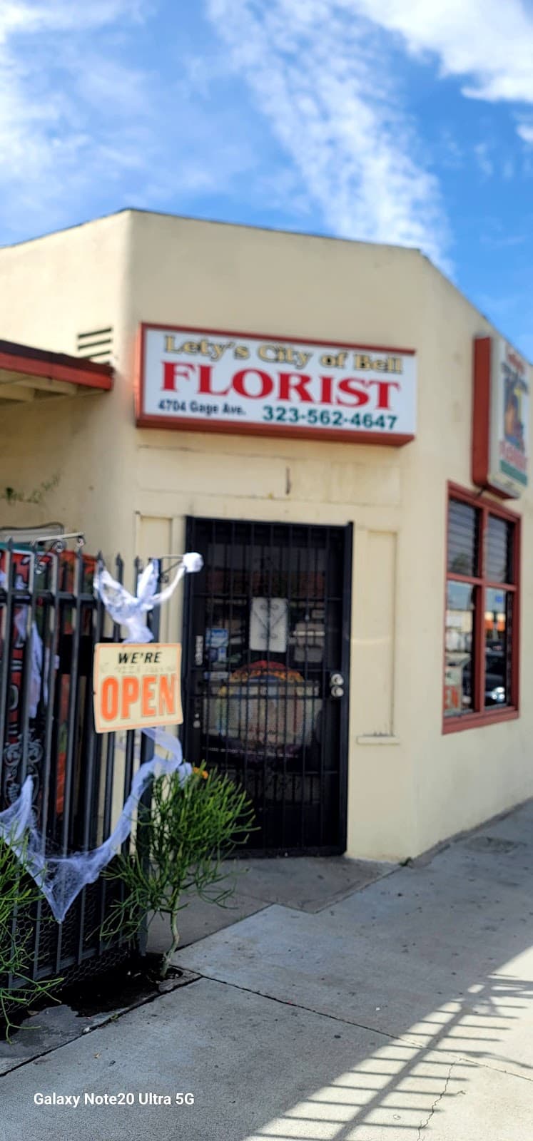 Lety's City of Bell Florist - Image 1