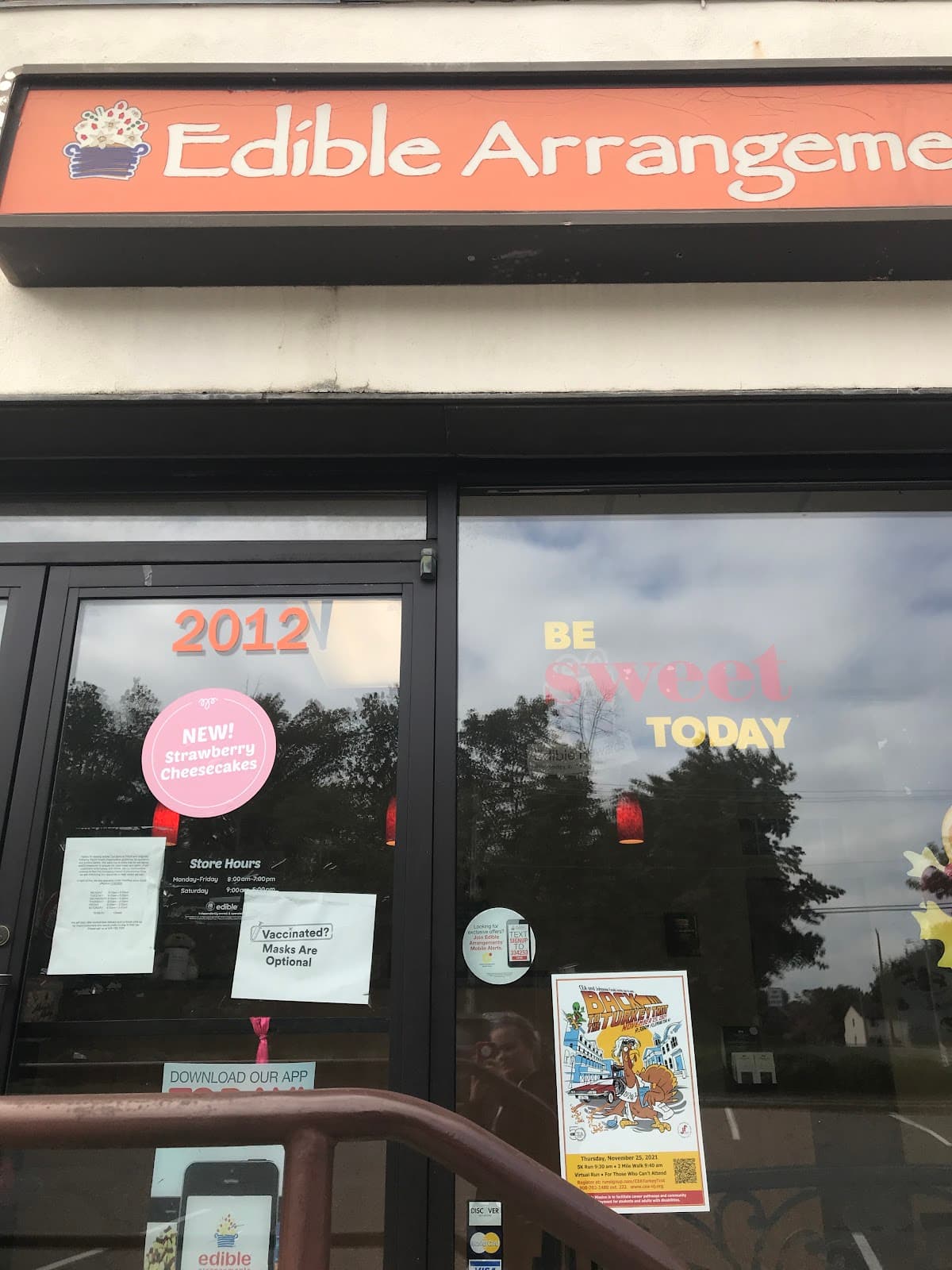 Edible Arrangements - Image 1